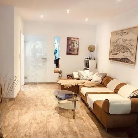Spacious Near Centre *