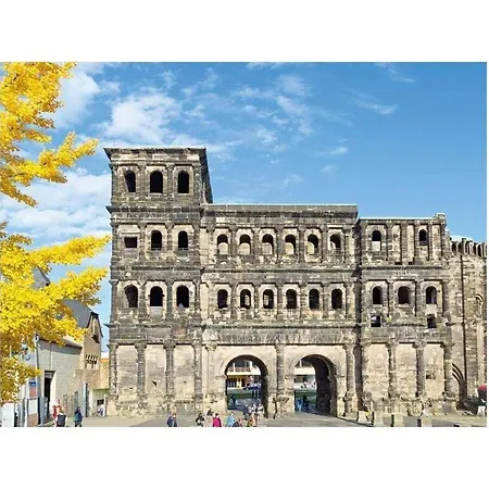 Spacious Near Centre Trier