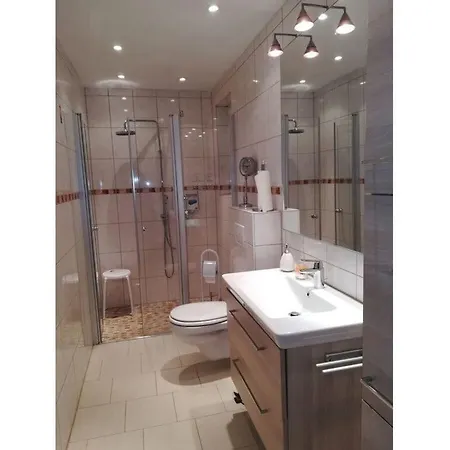 Spacious Near Centre Vakantiehuis